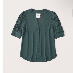Abercrombie & Fitch NWT Ruched sleeve top